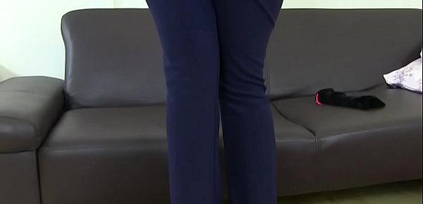 British milf Kat lets you enjoy her curvy body